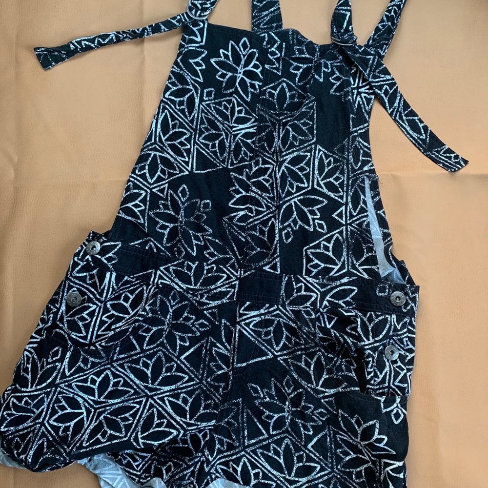 Mudd Black and White Floral Fabric Overalls